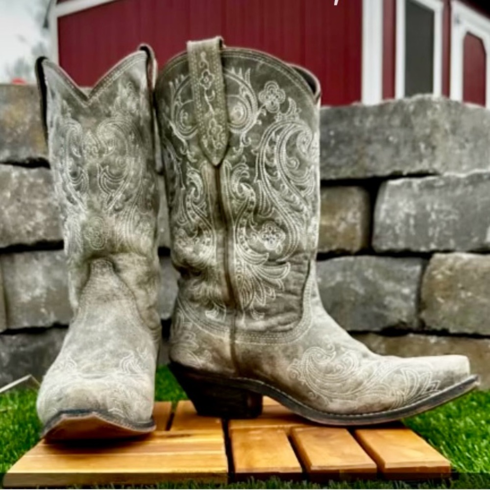 Size 8.5M Rockin Country distressed brown leather boots